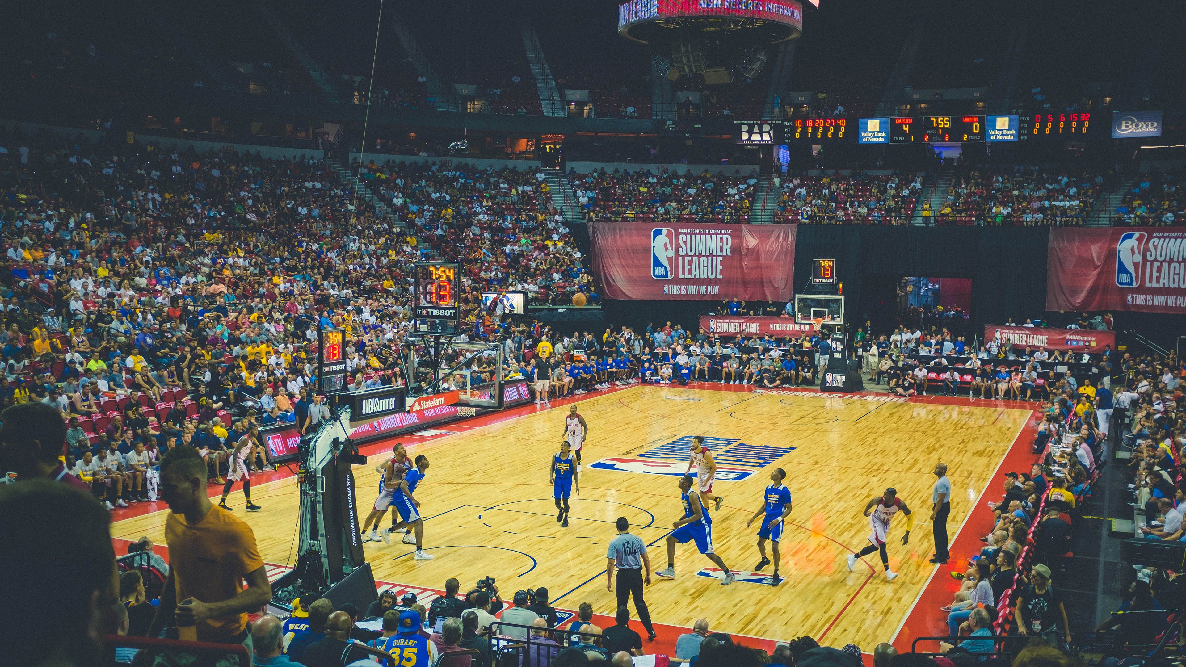 _勇士队三分狂潮席卷全场，领先优势扩大_，勇士三分球最准的是谁