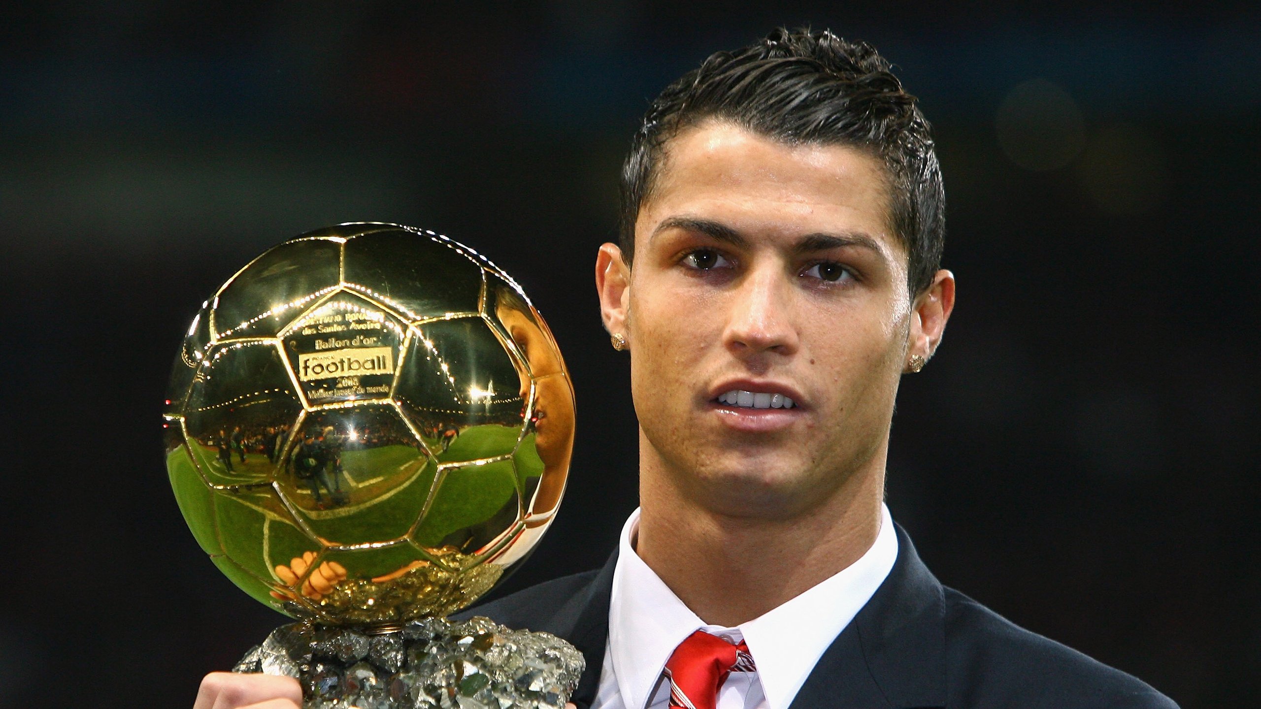 “青训基地引入国际先进设备，打造专业化育人环境”，青训中心是干嘛的